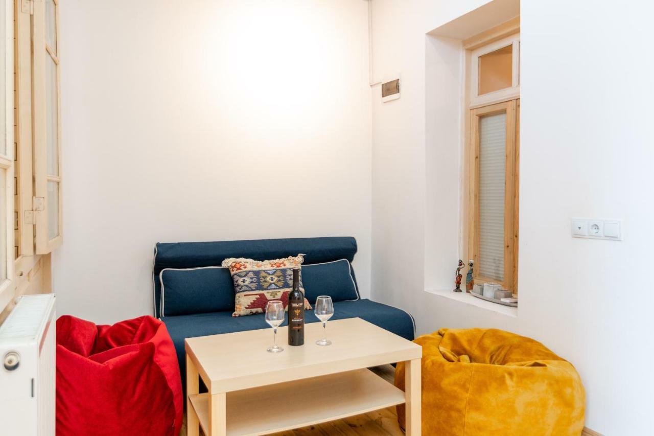 Nina' Cozy Apartment Tbilisi Exterior photo