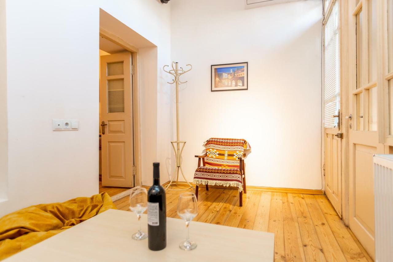 Nina' Cozy Apartment Tbilisi Exterior photo